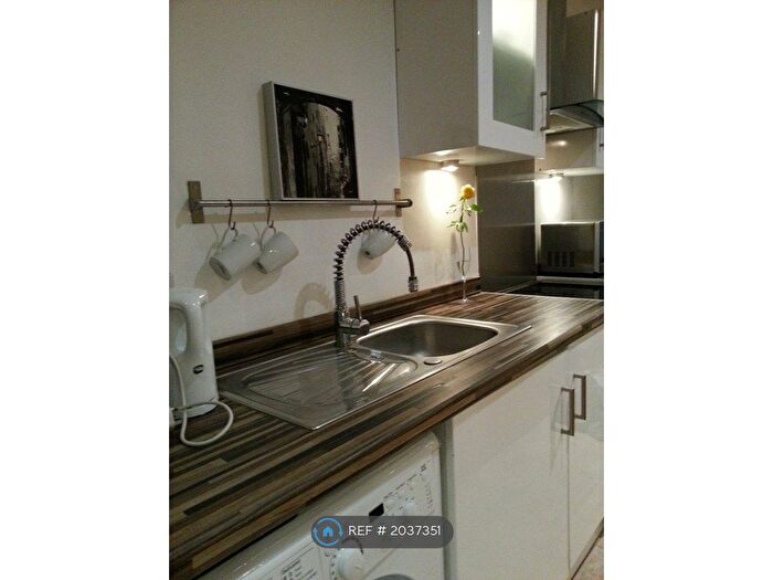 1 Bedroom Flat To Rent In Battersea Bridge Rd, London, SW11