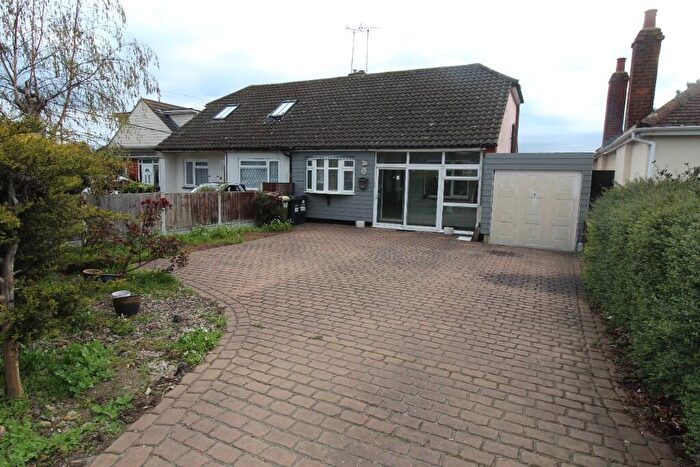 2 Bedroom Semi-Detached Bungalow For Sale In Ashingdon Road, Rochford, Essex, SS4