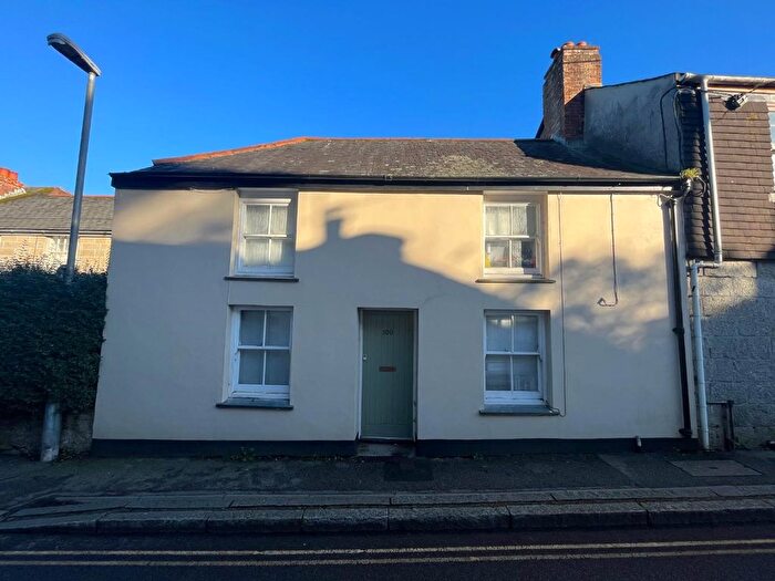 3 Bedroom Property To Rent In West Street, Penryn, TR10