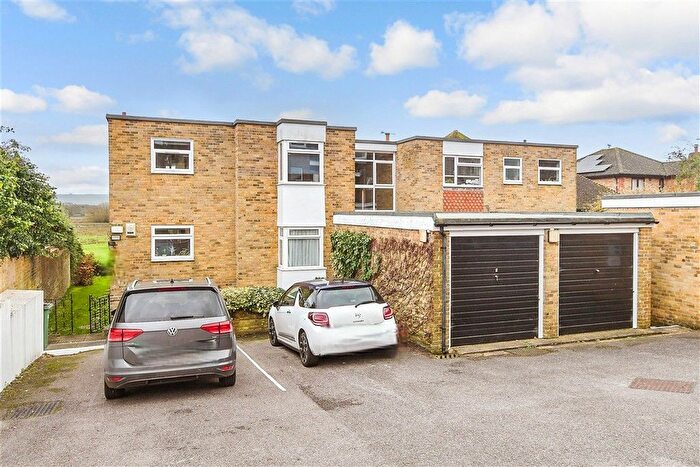 2 Bedroom Flat For Sale In Lower Street, Pulborough, West Sussex, RH20