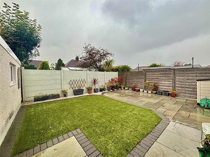 2 Bedroom Semi-detached Bungalow For Sale In Clyne View, Killay, Swansea, SA2