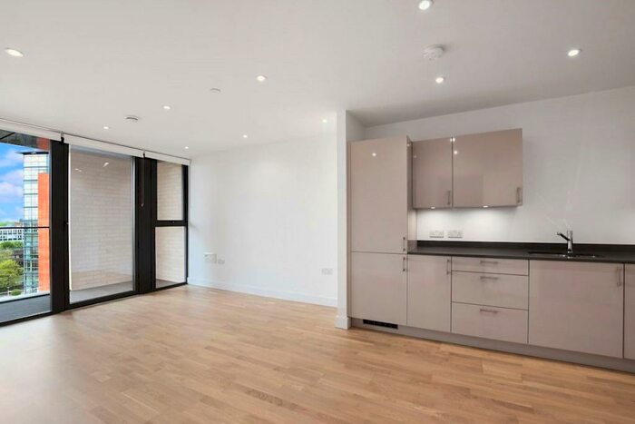 2 Bedroom Apartment To Rent In Burgess Springs, Chelmsford, CM1