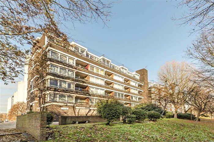 3 Bedroom Flat To Rent In John Ruskin Street, Camberwell, SE5