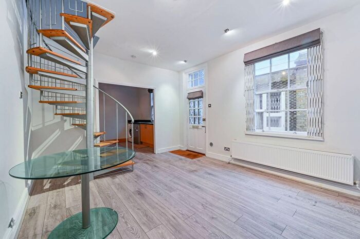 2 Bedroom Mews To Rent In Rossmore Close, Marylebone, London, NW1