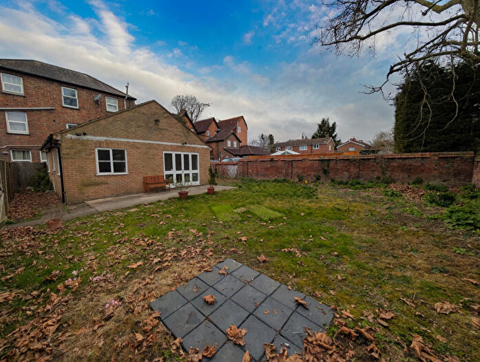2 Bedroom Detached Bungalow To Rent In Shakespeare Road, Bedford, MK40