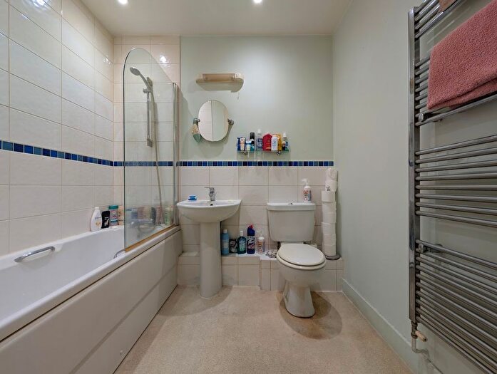 1 Bedroom Flat For Sale In Eirene Road, Goring-By-Sea, Worthing, BN12