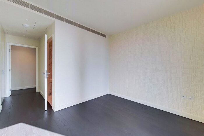 2 Bedroom Flat To Rent In Bondway, London, SW8