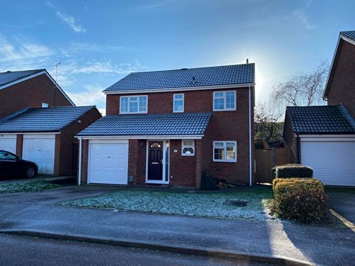 3 Bedroom Detached House To Rent In Brampton Close, Bedford, MK42