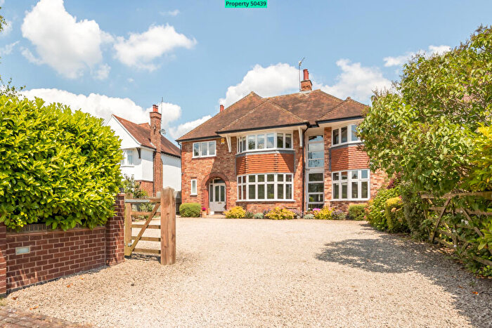 4 Bedroom Detached House For Sale In Banbury Road, Stratford-upon-Avon, CV37