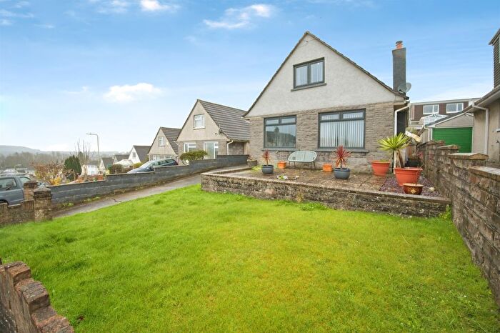3 Bedroom Detached Bungalow For Sale In Blaen Y Fro, Pencoed, Bridgend, CF35