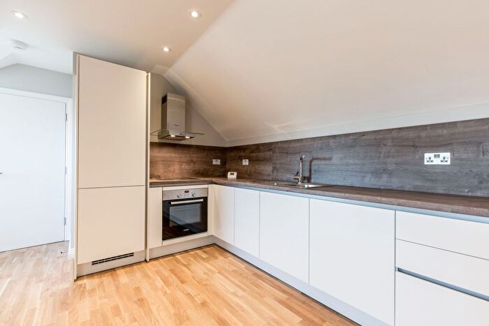 1 Bedroom Flat To Rent In Thornbury Road, Osterley, Isleworth, TW7