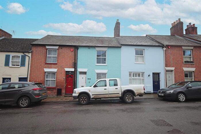 2 Bedroom Terraced House To Rent In Station Street, Lymington, SO41