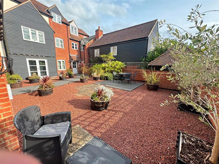 1 Bedroom Flat For Sale In High Street, Benfleet, SS7