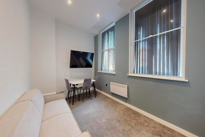 3 Bedroom Apartment To Rent In - Low Pavement, Nottingham, NG1