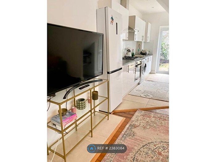 2 Bedroom Maisonette To Rent In Colwith Road, Hammersmith, W6