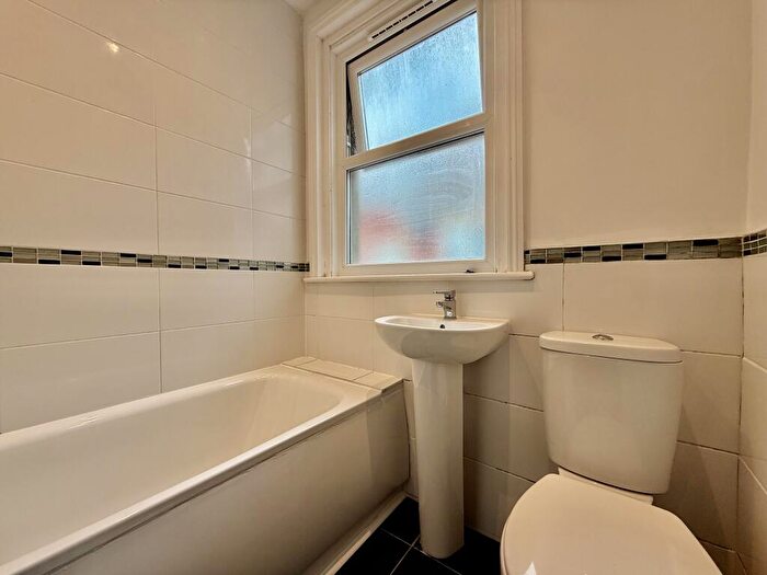 2 Bedroom Apartment To Rent In Copnor Road, Portsmouth, PO3