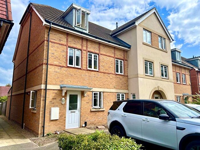 3 Bedroom Town House To Rent In Schoolgate Drive, Morden, SM4