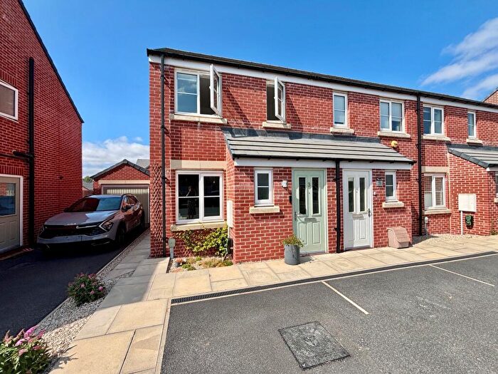 2 Bedroom Town House To Rent In Averill Way, Micklefield, Leeds, LS25