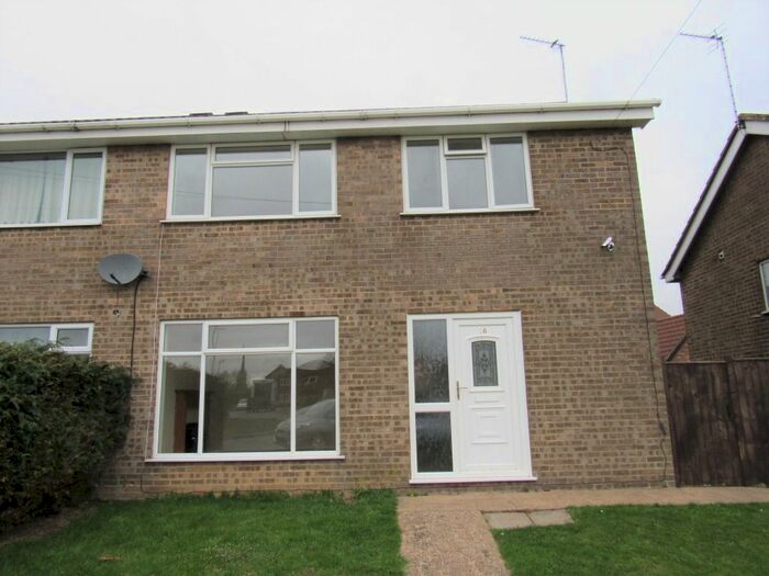 3 Bedroom Semi-Detached House To Rent In Longleat Drive, Louth, LN11