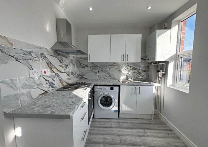 1 Bedroom Flat To Rent In Tilehurst Road, Reading, RG30