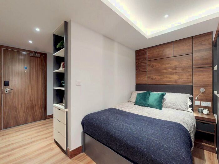 Apartment To Rent In Apt, Oasis Residence #, LS2