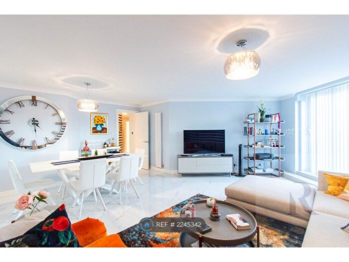 2 Bedroom Flat To Rent In Blazer Court, London, NW8