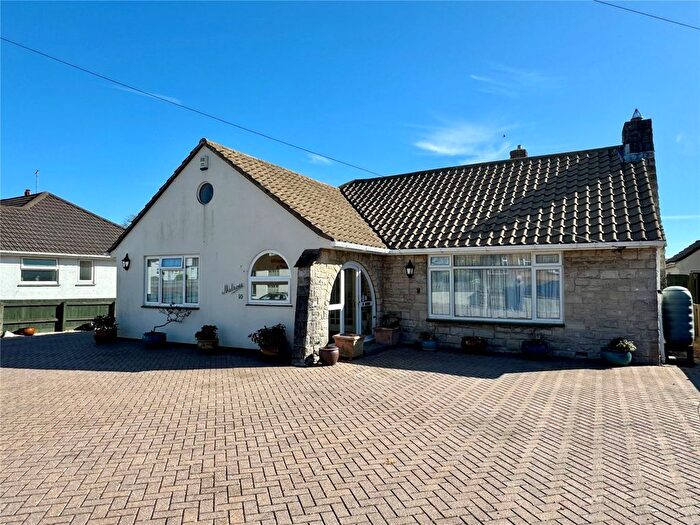 3 Bedroom Bungalow For Sale In Bouverie Close, Barton On Sea, Hampshire, BH25