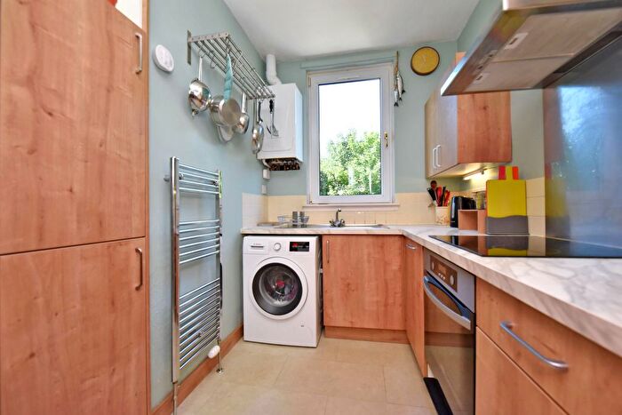 2 Bedroom Flat For Sale In Richmond Terrace, Rosemount, Aberdeen, AB25