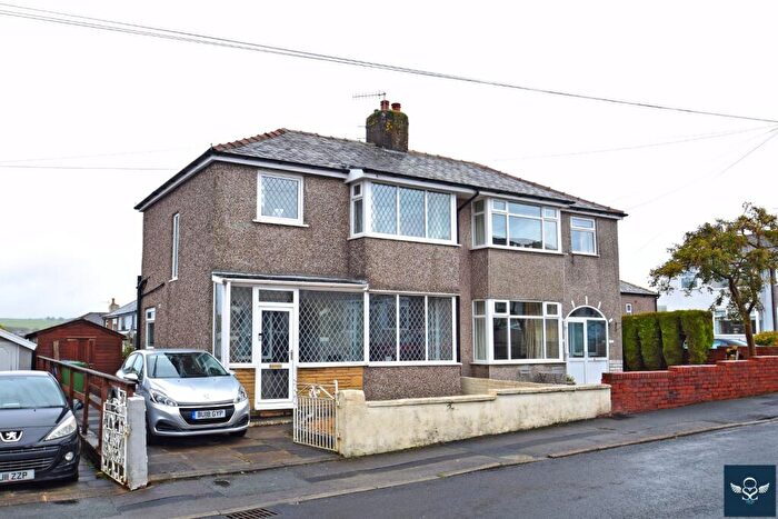 3 Bedroom Semi-Detached House For Sale In Thornton Road, Burnley, BB10