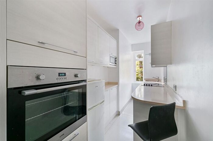 Studio To Rent In Wyke Road, Raynes Park, SW20