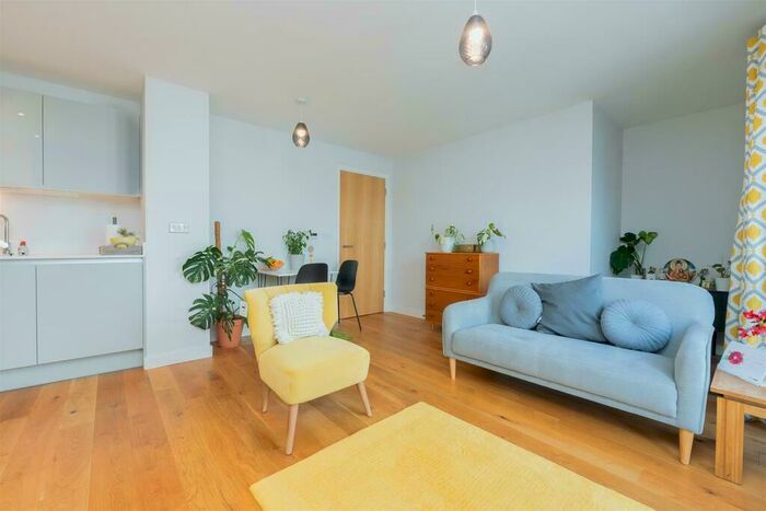 2 Bedroom Apartment For Sale In Waterloo Square, Newcastle Upon Tyne, NE1