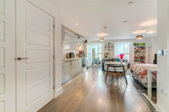 1 Bedroom Apartment For Sale In Regent Place, Sycamore Road, Amersham, Buckinghamshire, HP6