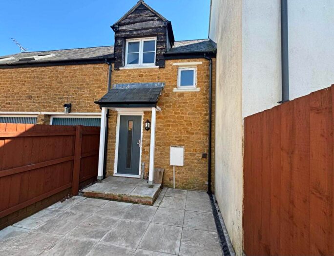 2 Bedroom Coach House To Rent In Brympton, Yeovil, BA22