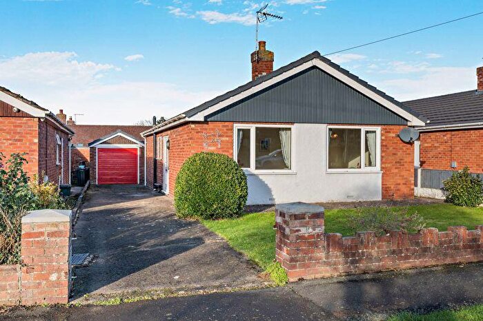 2 Bedroom Bungalow For Sale In Farndon, Cheshire, CH3