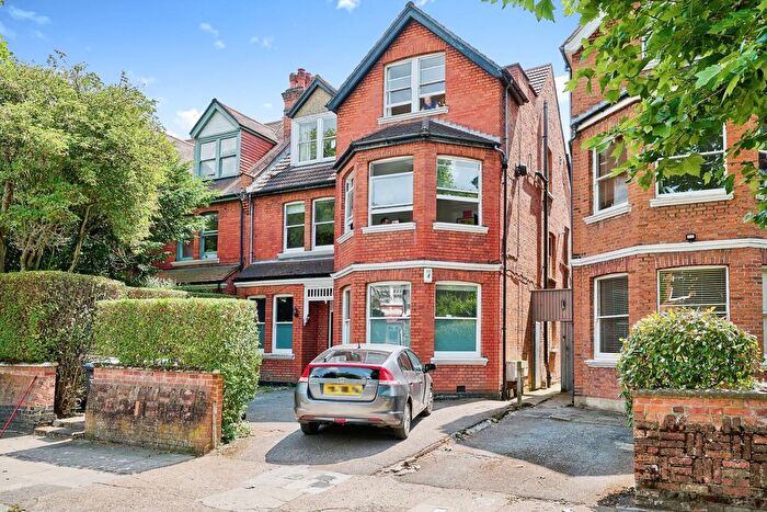 3 Bedroom Flat For Sale In Dartmouth Road, London, NW2