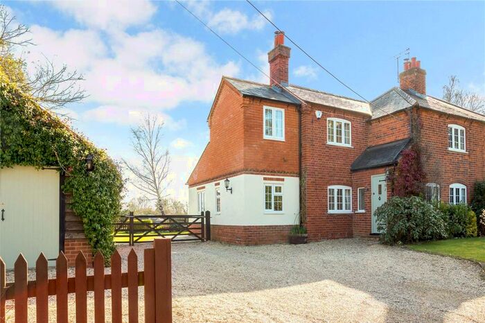 4 Bedroom Semi-Detached House For Sale In Church Lane, Ruscombe, Reading, Berkshire, RG10