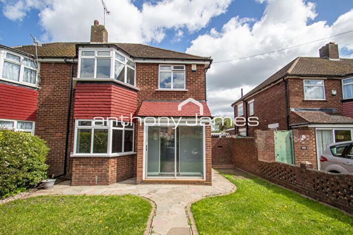 4 Bedroom Semi Detached House To Rent In Dovedale Road Welling, DA16