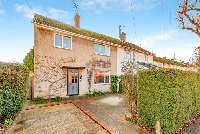 3 Bedroom Semi-Detached House For Sale In Martyrs Avenue, Crawley, RH11