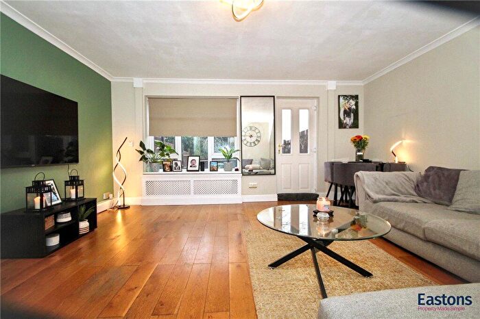 3 Bedroom Terraced House For Sale In Waterfield Green, Tadworth, Surrey, KT20