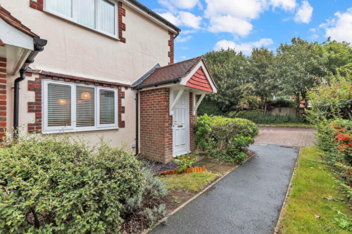 1 Bedroom Flat For Sale In The Poplars, Hassocks, BN6