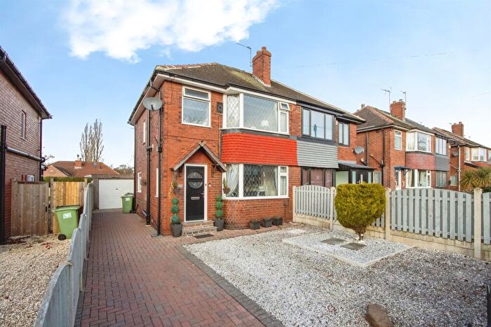3 Bedroom Semi-Detached House For Sale In Pendas Way, Leeds, LS15