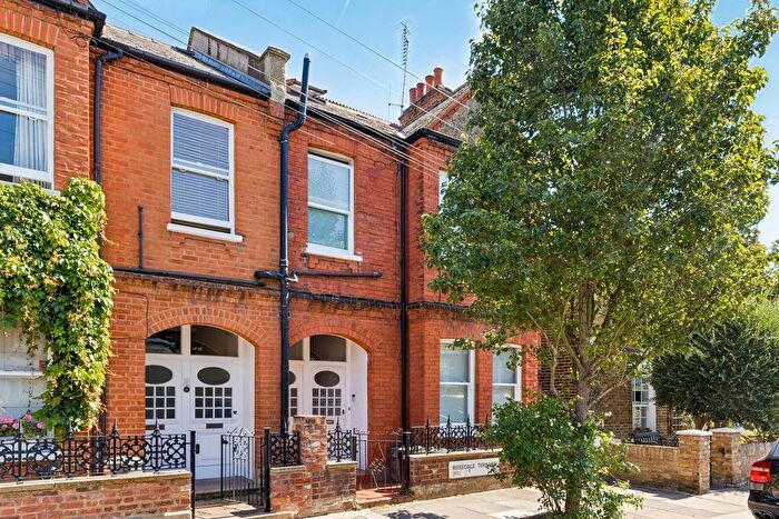 2 Bedroom Maisonette For Sale In Brackenbury Village, Hammersmith, W6