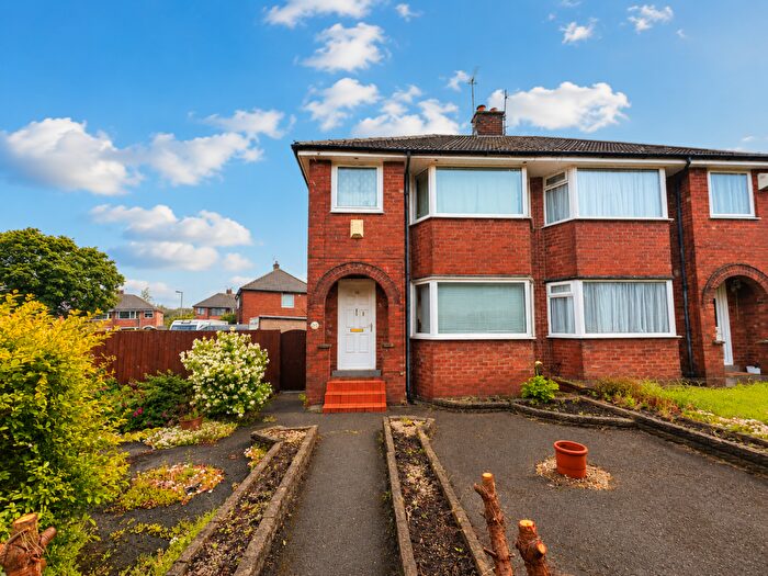 3 Bedroom Semi-Detached House For Sale In Ambleside Road, Blackpool, FY4