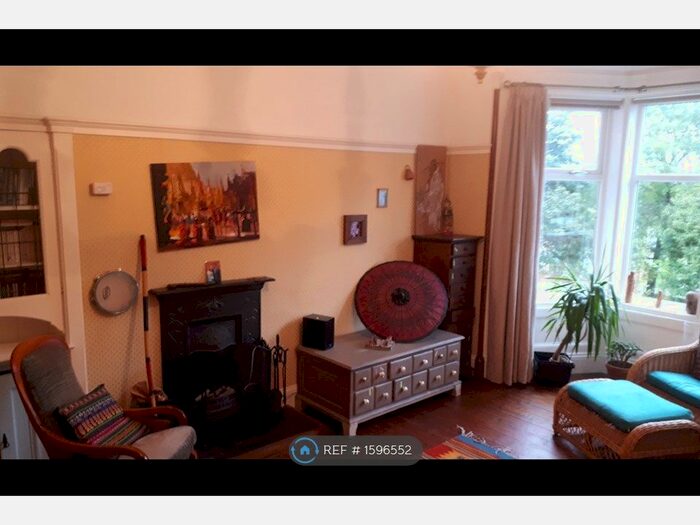 3 Bedroom Semi-Detached House To Rent In Parkhill Road, Glasgow, G43