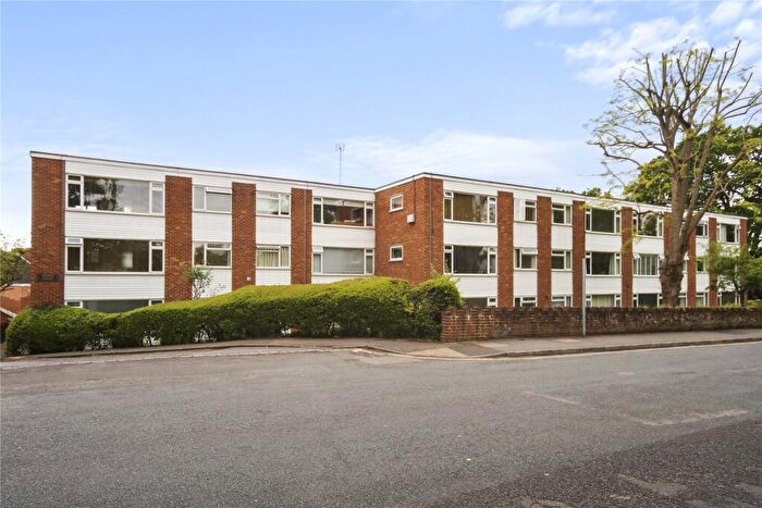 2 Bedroom Flat To Rent In Princes Court, Princes Road, Weybridge, Surrey, KT13
