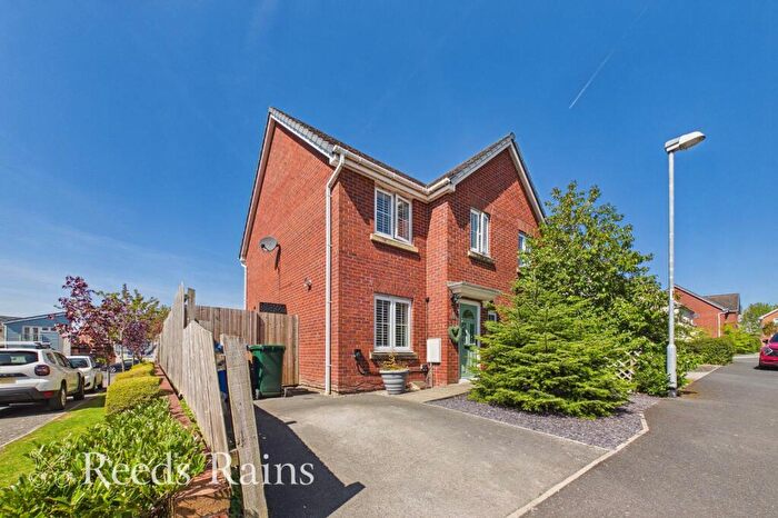 3 Bedroom Semi Detached House For Sale In Bracken Ghyll Close, Buckshaw Village, Chorley, Lancashire, PR7