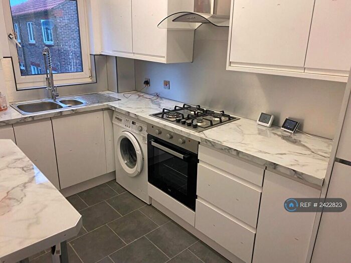 1 Bedroom Maisonette To Rent In Naylor Grove, Enfield, EN3