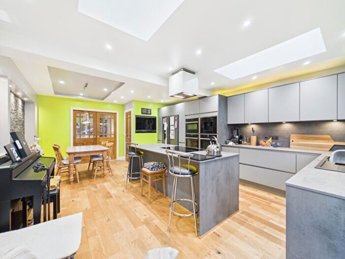 3 Bedroom Semi Detached House For Sale In Vicar Park Road, Halifax, West Yorkshire, HX2