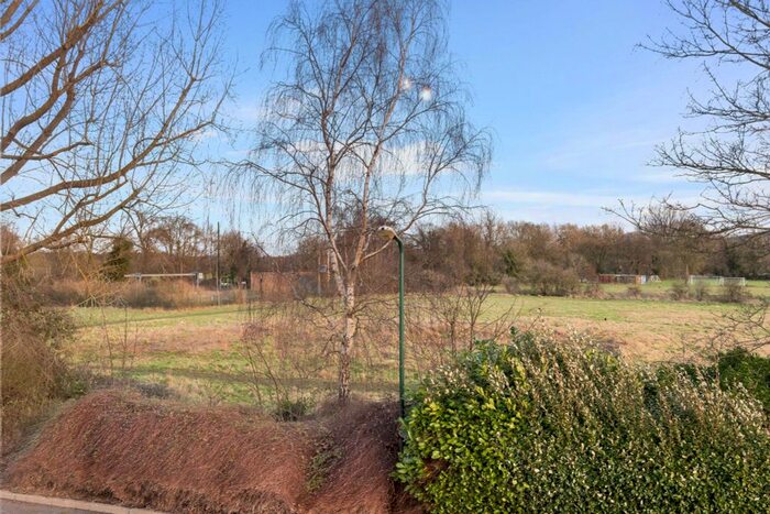 1 Bedroom Flat For Sale In Corinthian Court, Alcester, B49