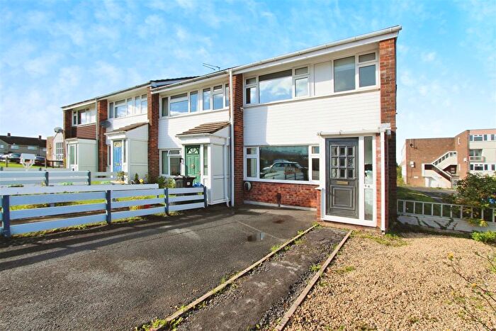 3 Bedroom Property To Rent In Queens Road, Keynsham, Bristol, BS31